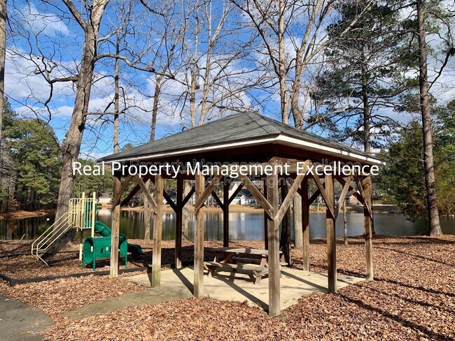 Building Photo - 110 Caribbean CT'