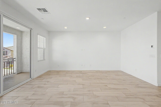 Building Photo - 8149 E Petunia Ave