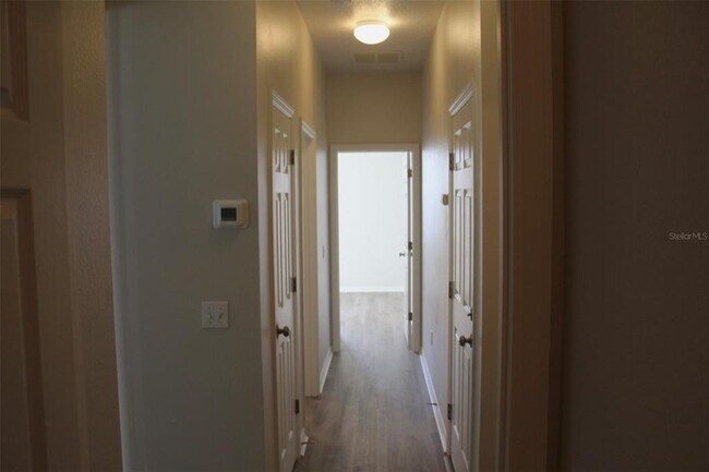 Building Photo - 200 Roseling Crossing