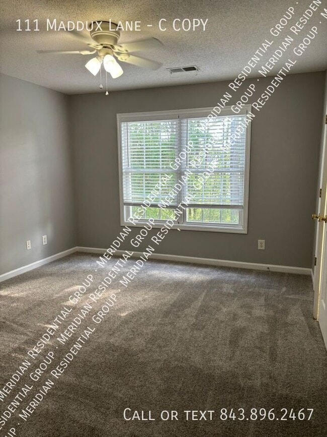 Building Photo - 111 Maddux Ln