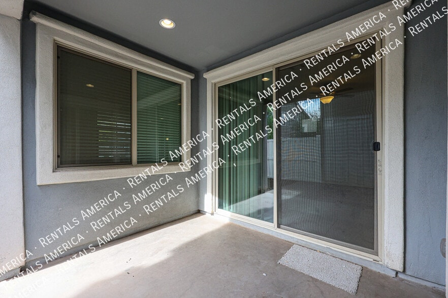 Building Photo - 2264 S Wallrade Ln