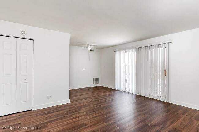 Building Photo - 7900 S 83rd Ct