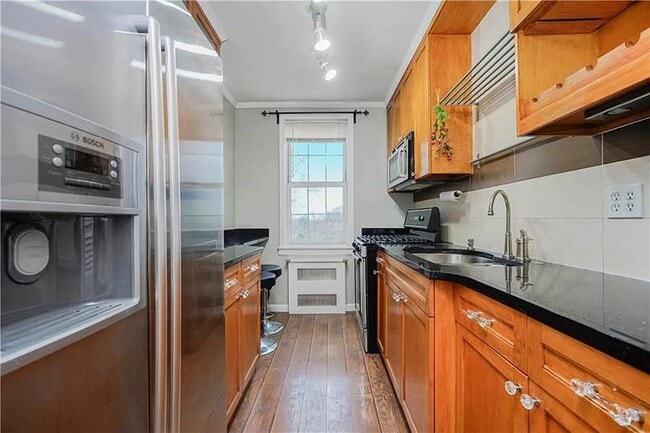 Building Photo - 6665 Colonial Rd