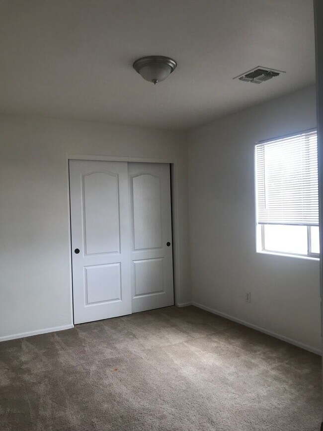 Building Photo - 14666 W Mauna Loa Ln