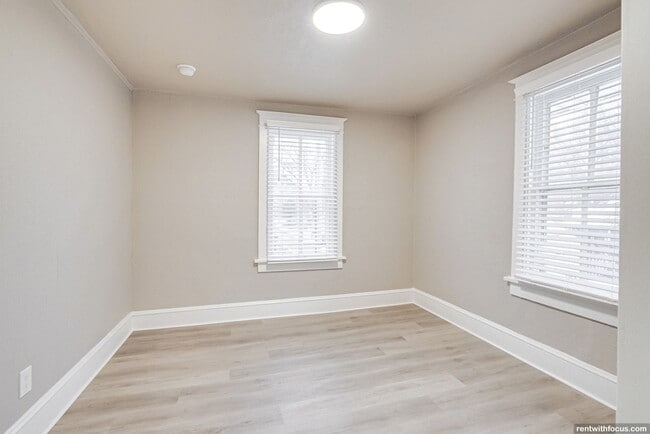 Building Photo - 712 W Lorain St