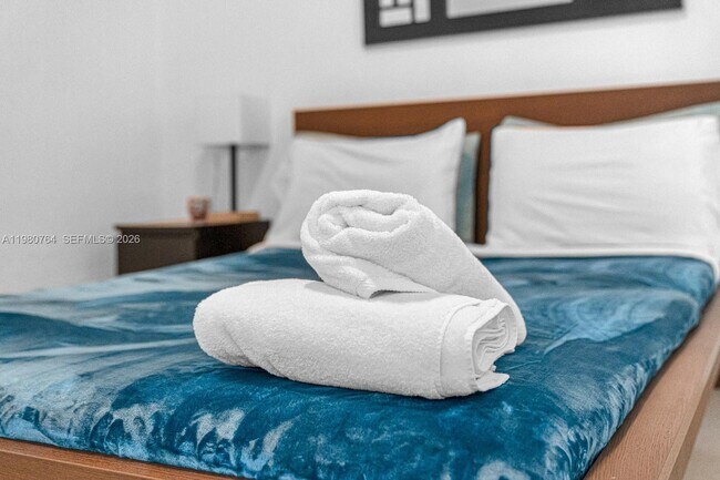 Building Photo - 1044 SW 13th Ct