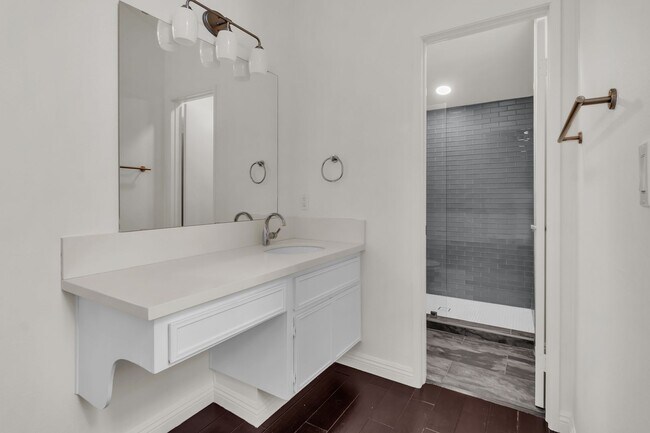 Building Photo - 33492 Valley View Ct
