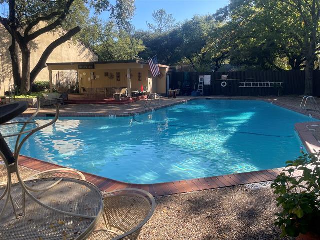 Building Photo - 1800 Navajo Pl