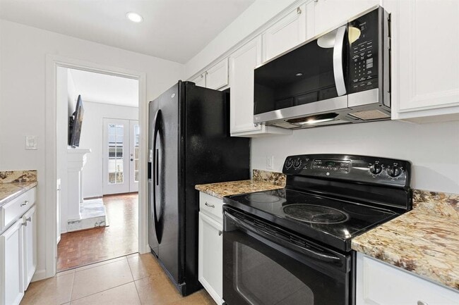 Building Photo - 6631 Valleyside Rd