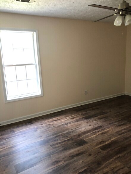 Building Photo - 4414 Logan Way