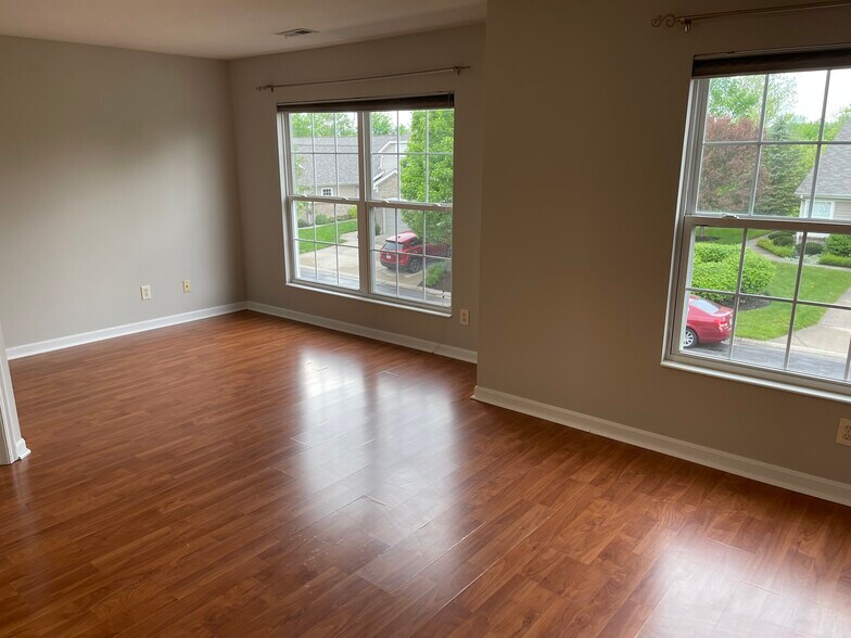 Building Photo - 4333 Marival Way