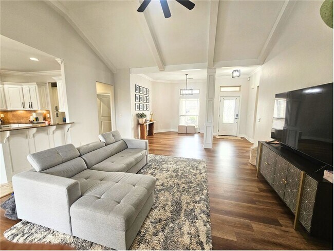 Building Photo - 3803 SW Kite Dr