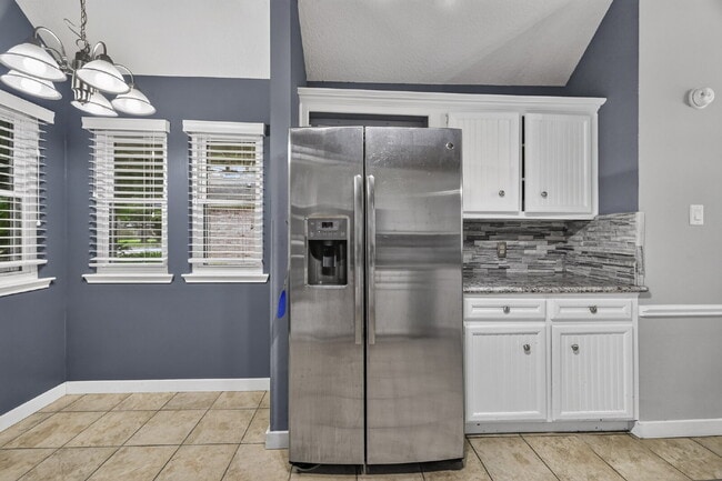 Building Photo - "Charming 3-Bed Oasis with Modern Touches & Granite Elegance in Houston!"