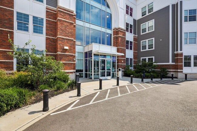 Building Photo - 75 E Hoffman Ave