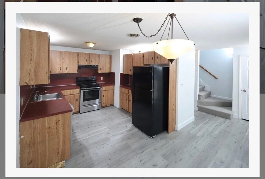 Building Photo - 261 Twin Lakes Dr