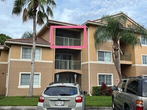 Building Photo - Portofino of Jensen Beach