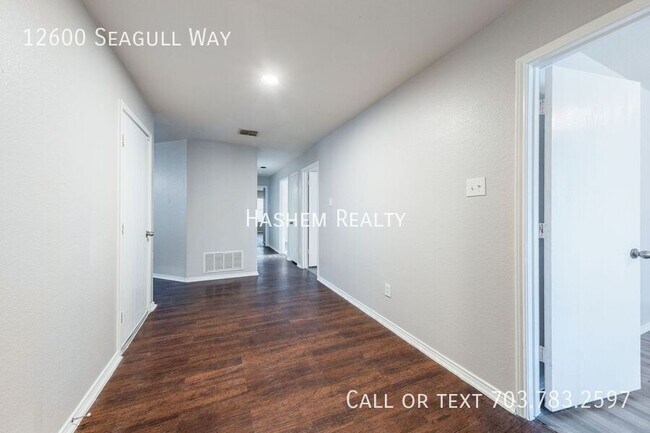 Building Photo - 12600 Seagull Way