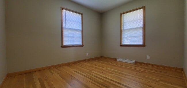 Building Photo - 2803 Seely Ave SE