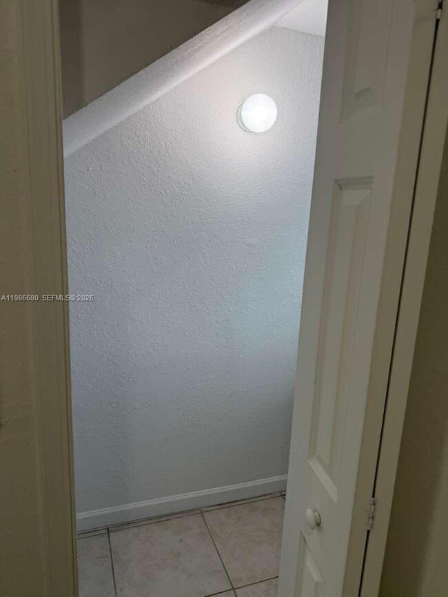 Building Photo - 2470 SE 15th Pl