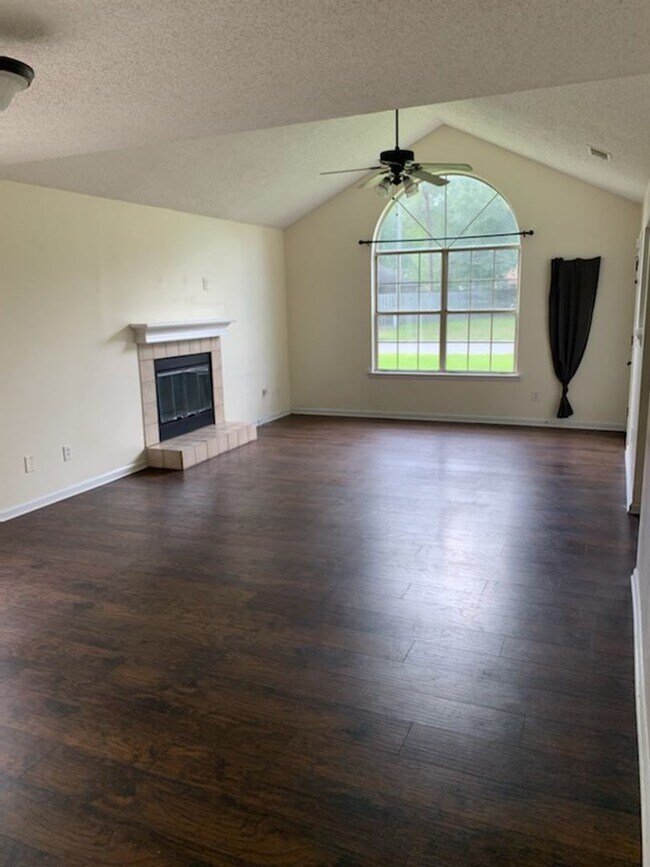 Building Photo - 706 Timber Ridge Trail
