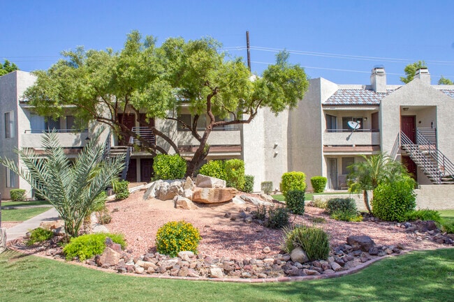 Building Photo - Meadow Glen