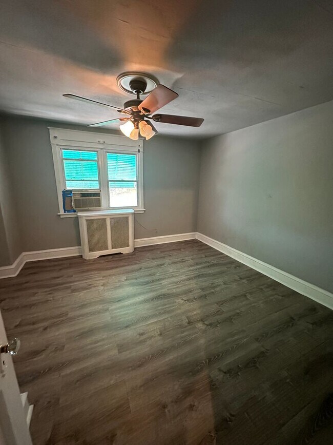 Building Photo - Charming 3-Bedroom Row Home in Upper Darby