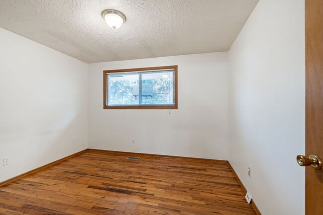 Building Photo - 3811 SE 66th Ave