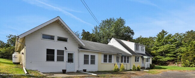 Building Photo - 1563-1567-1567 NY-28