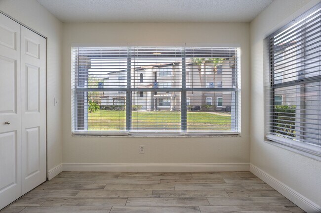 Building Photo - 5156 Conroy Rd