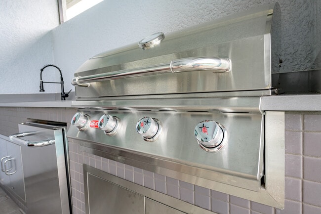 Building Photo - 3432 SW 8th St