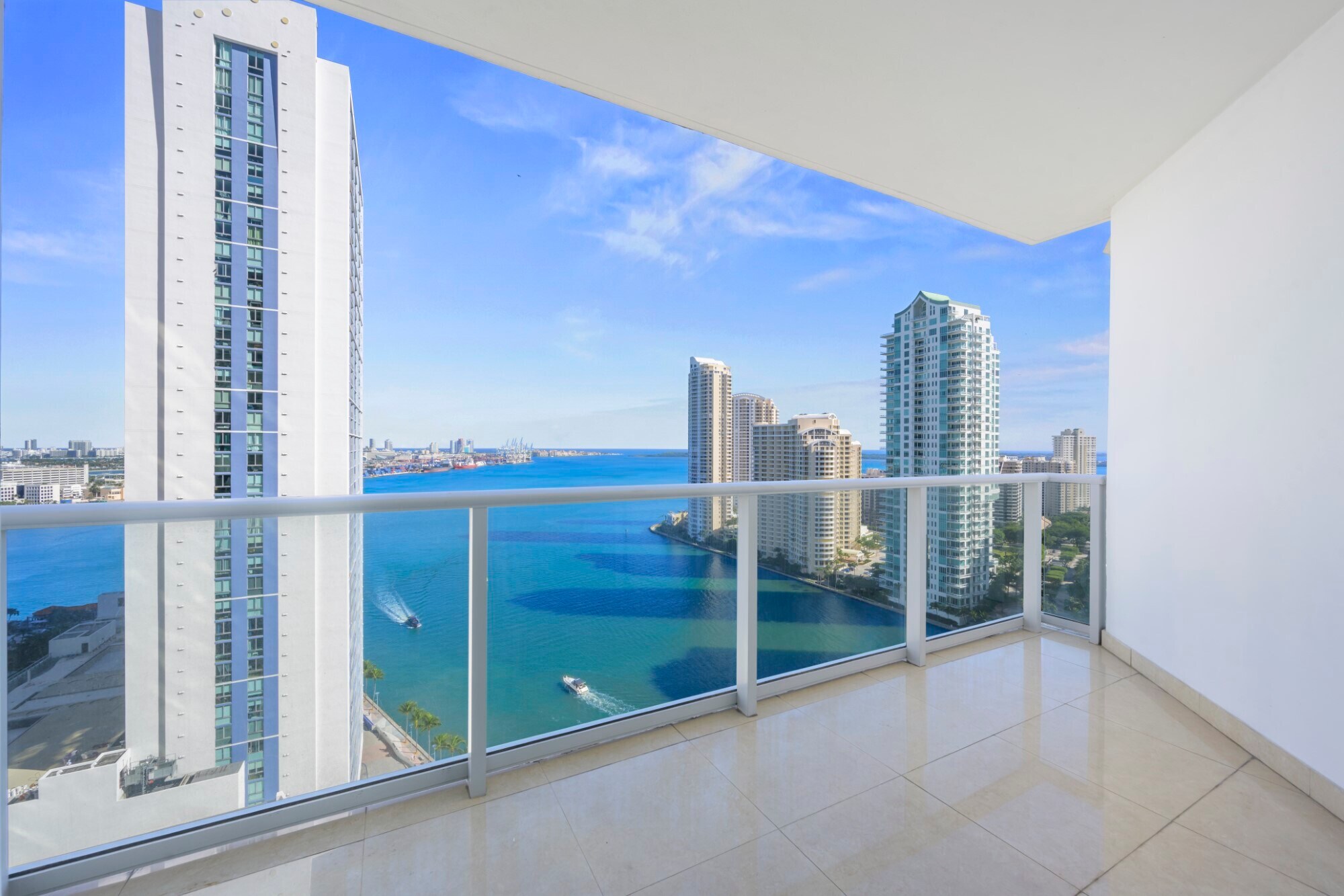 Building Photo - 300 S Biscayne Blvd