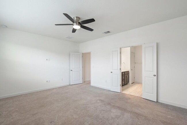 Building Photo - 15100 Forum Ave