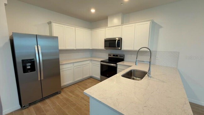 Building Photo - 4568 ORCHARD VIEW Aly