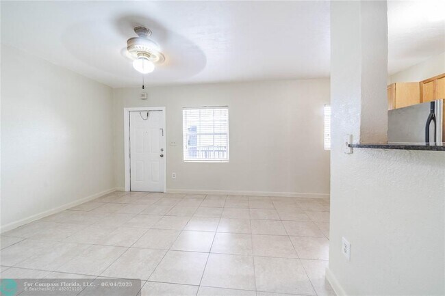 Building Photo - 3615 Thomas Ave