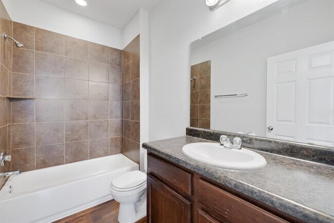 Building Photo - 429 Cinnamon Teal Ln