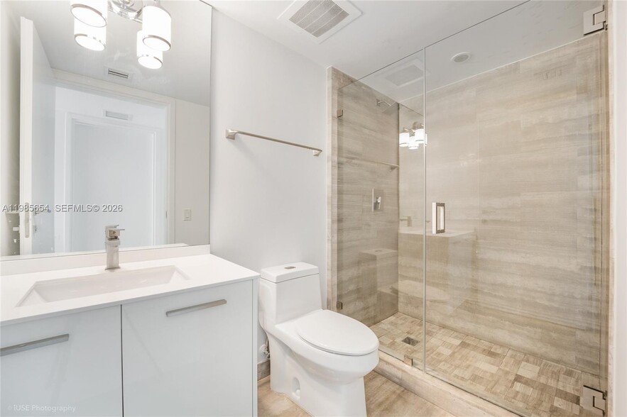 Building Photo - 1300 Brickell Bay Dr