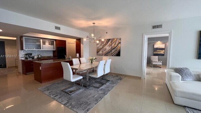 Building Photo - 1830 S Ocean Dr