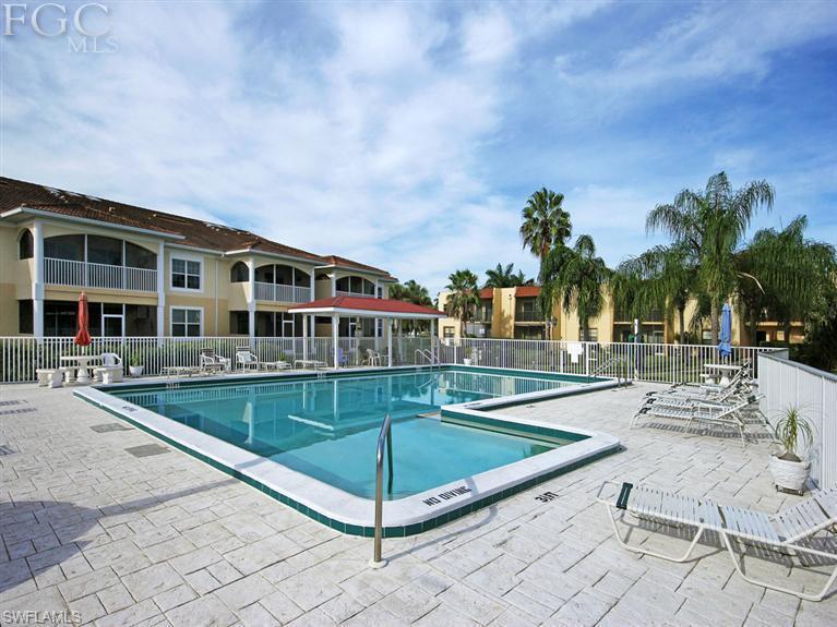 Community Swimming Pool - 12501 McGregor Blvd