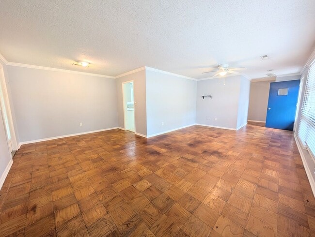 Building Photo - Serene 2BR Living in Seagate Near Market Common - Long Term Rental