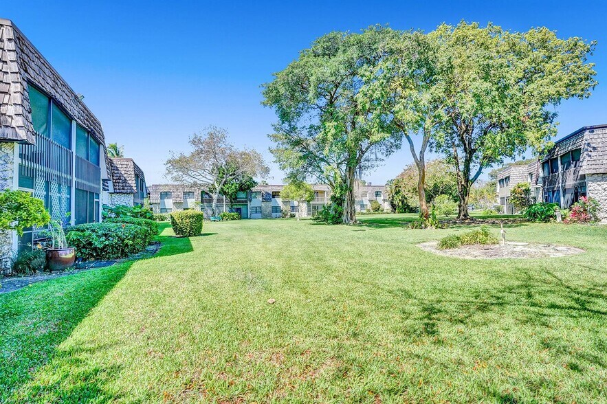 Building Photo - 3115 Oakland Shores Dr