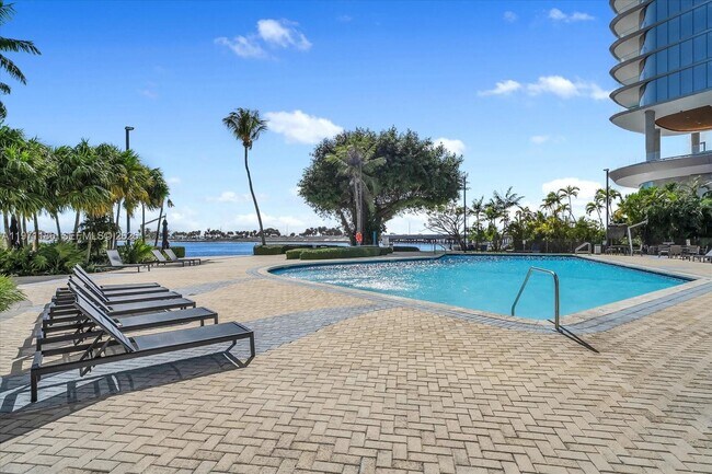 Building Photo - 2451 Brickell Ave