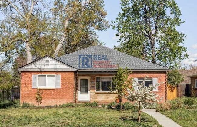 Primary Photo - 1610 Xanthia St