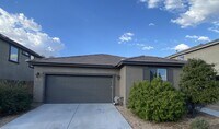 Building Photo - Spacious 3 Bed 2 Bath Home in Desirable Peoria Location