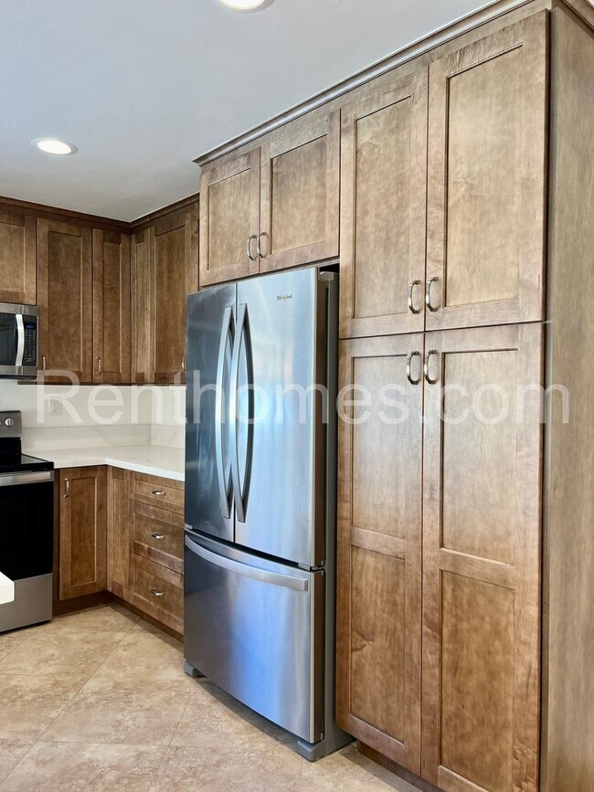 Building Photo - 11330 Surco Dr