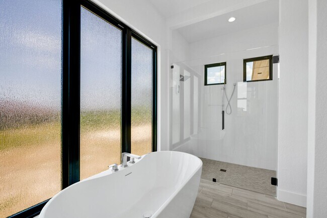 Building Photo - 364 Private Rd 2771