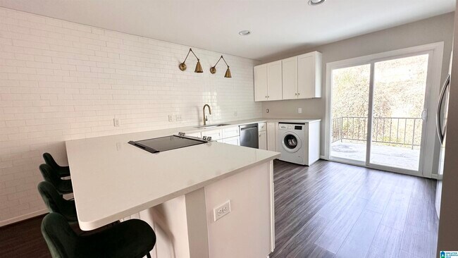 Building Photo - 3421 Sandner Ct