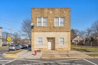 Building Photo - 1501 S Wood Ave