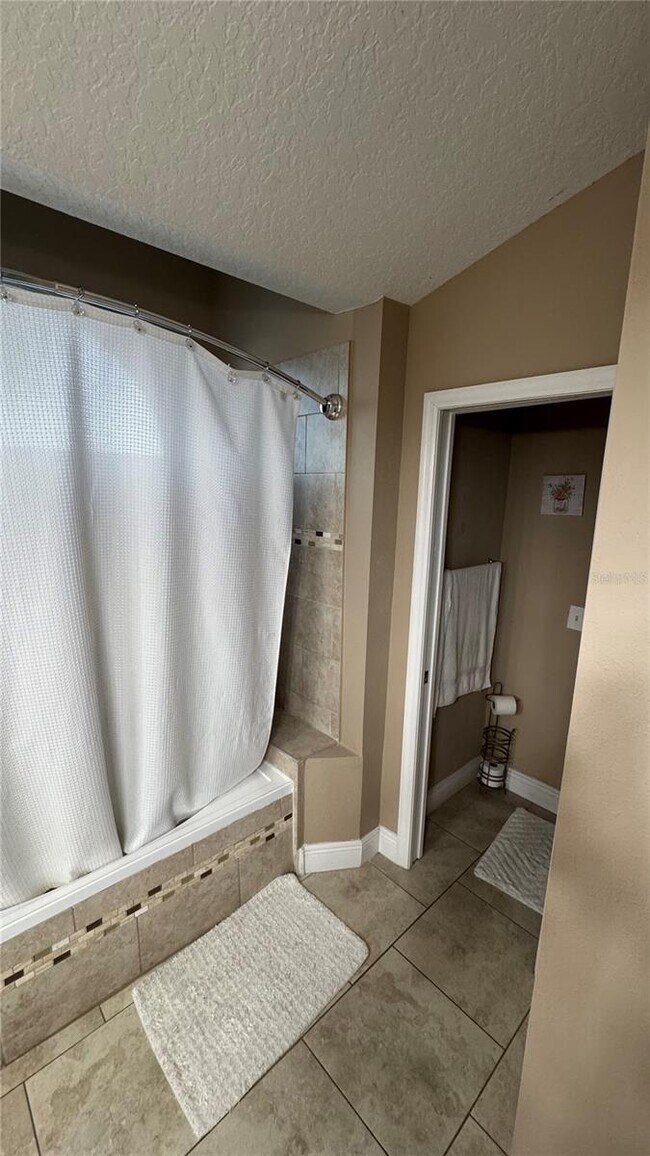 Building Photo - 3923 Blackberry Cir