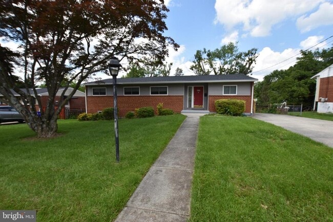 Building Photo - 4015 Heathfield Rd
