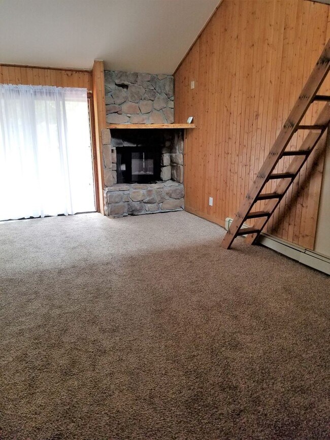 Building Photo - 300 Miners Creek Rd